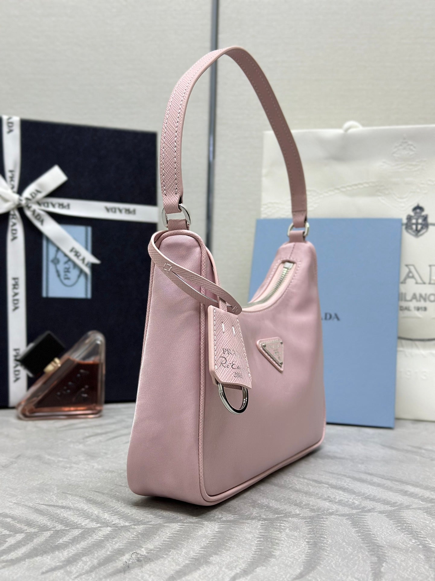 Soft Pink Shoulder Bag – Sleek Mini Hobo with Elegant Silhouette