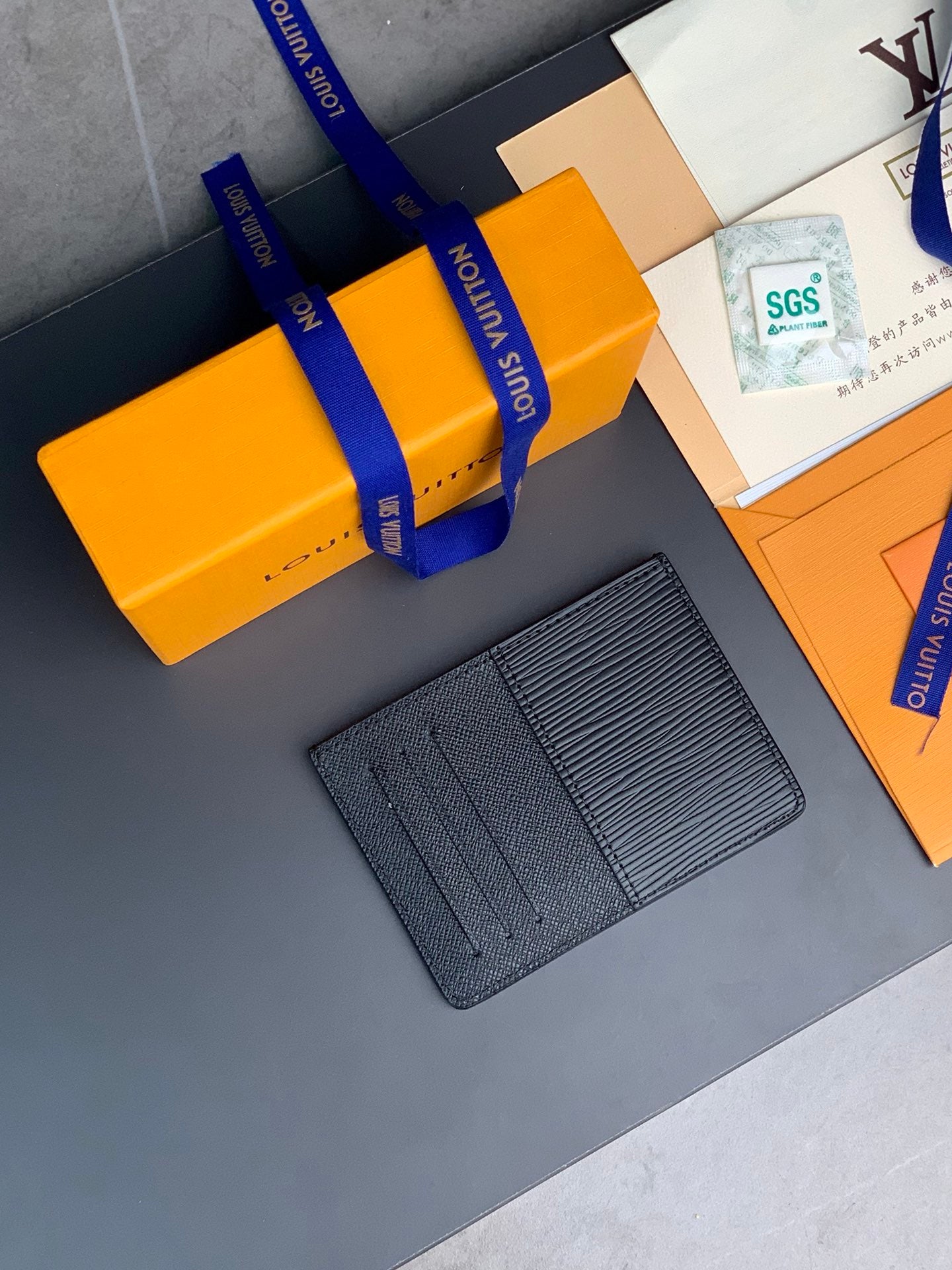 Minimalist Black Leather Cardholder – Slim Credit Card Wallet for Men & Women